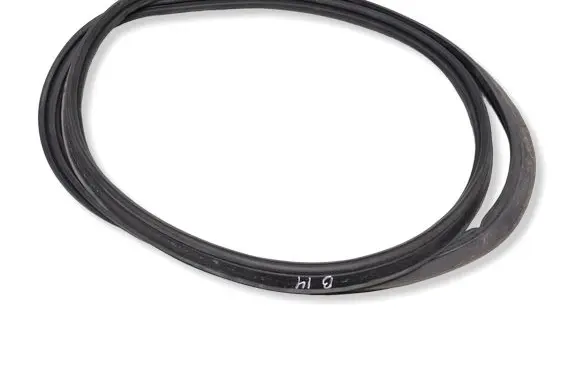 Nissan Leaf II (ZE1) Trunk rubber seal (body) 