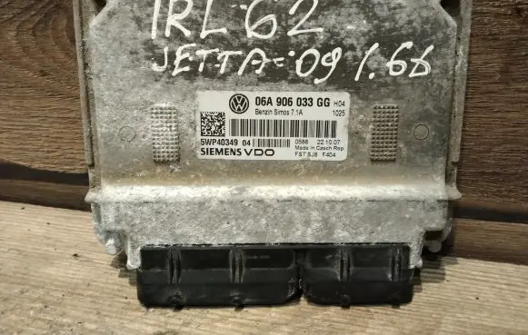 Volkswagen Jetta V Engine control unit/module 06A906033GG 5WP40349