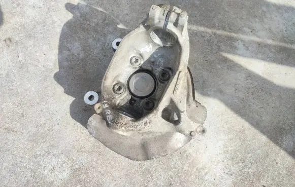 BMW i3 Front wheel hub 6852159 31216852159