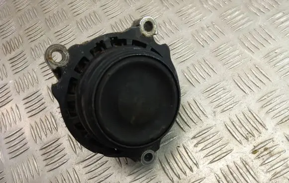 BMW 4 F32 F33 Engine mount bracket 6863821