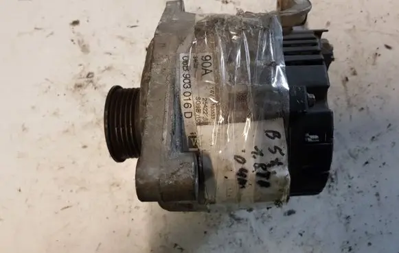 Volkswagen PASSAT B5.5 Generator/alternator 06B903016D