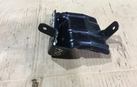 Other engine bay part