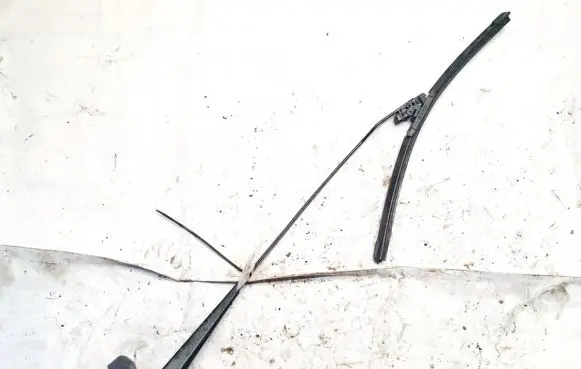 Jaguar X-Type Front wiper blade arm