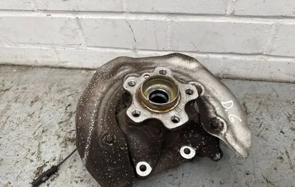 BMW X3 G01 Rear wheel hub 6870532 6869788