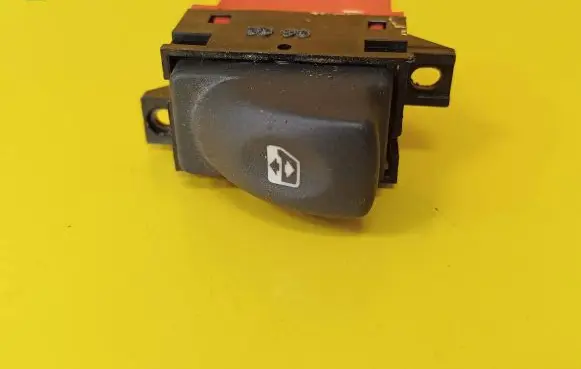 Renault Laguna I Electric window control switch 7700417485B