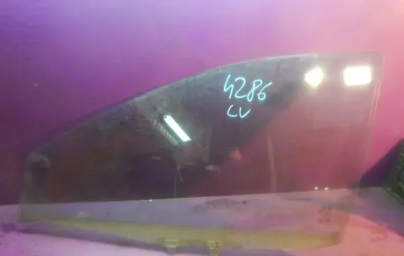 Nissan Almera Tino Front door window glass four-door