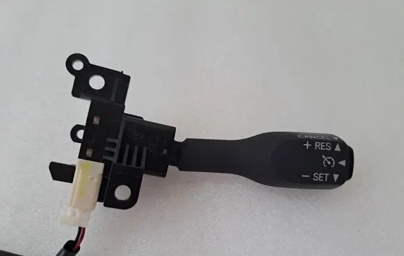 Toyota Avensis T270 Cruise control switch 8463205010