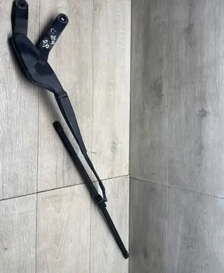 Mercedes-Benz C W204 Front wiper blade arm A2048201544