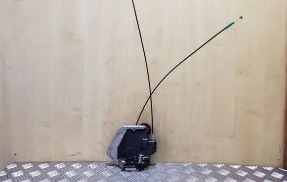 Toyota Corolla E120 E130 Rear door lock 5L2022