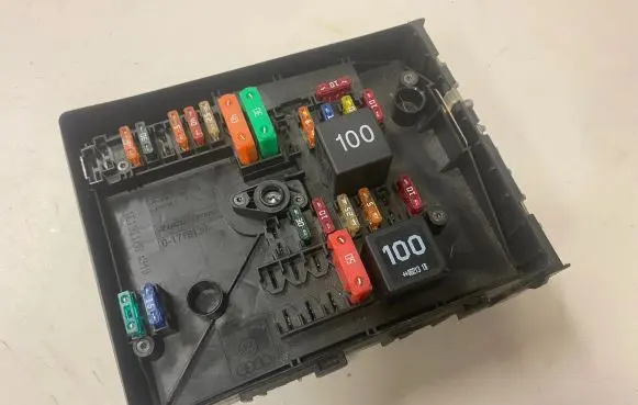 Volkswagen Tiguan Fuse module 1K0937125A 017183071 PPGFM2515