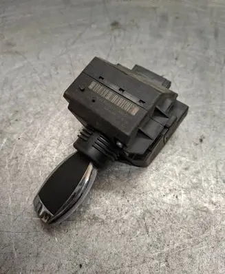 Mercedes-Benz C W203 Ignition lock 2095450508 33002406 9004862930206180