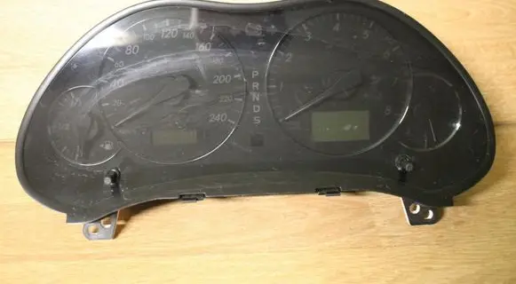 Toyota Avensis T250 Speedometer (instrument cluster) 8380005B10C
