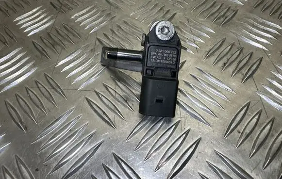 Volkswagen PASSAT B8 Exhaust gas pressure sensor 04L906051B