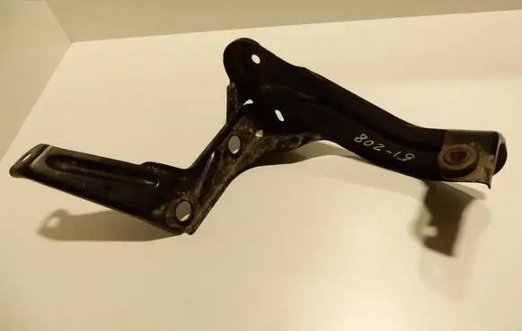 Audi A6 S6 C6 4F Intercooler pipe mounting bracket 4F0407693G 4F0407693 51208