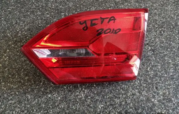 Volkswagen Jetta V Tailgate rear/tail lights 5C6945094