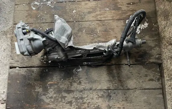 Opel Mokka B Steering rack 9834211180 38213813