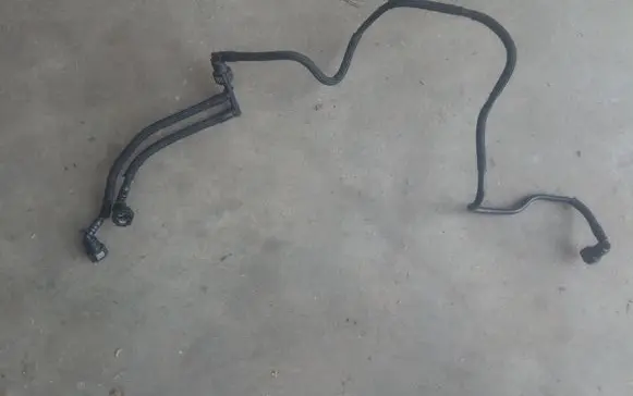 Nissan Qashqai+2 Fuel main line pipe