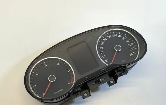 Volkswagen Polo V 6R Speedometer (instrument cluster) 6R0920861B
