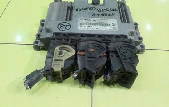 Ford Transit Courier Engine control unit/module 0281031473