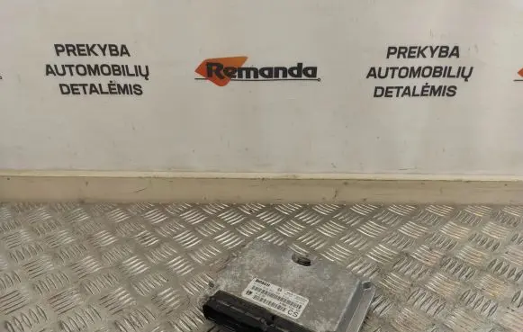 Opel Zafira A Engine control unit/module 09133269 28SA4222 0281010021