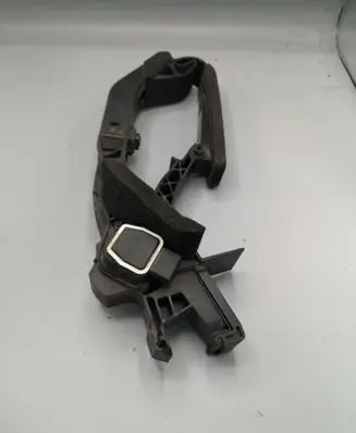 Mercedes-Benz E W211 Accelerator throttle pedal A2113000904