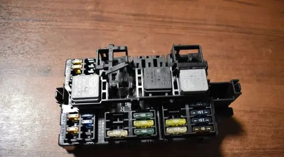 Mercedes-Benz GLE W167 Fuse box set A1679067303