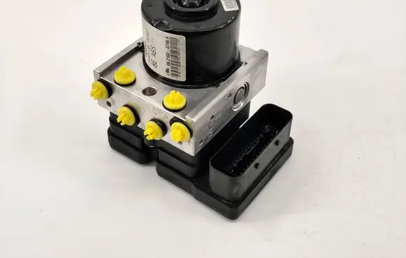 Toyota Yaris ABS Pump 445100D031 895410D040 06210207464