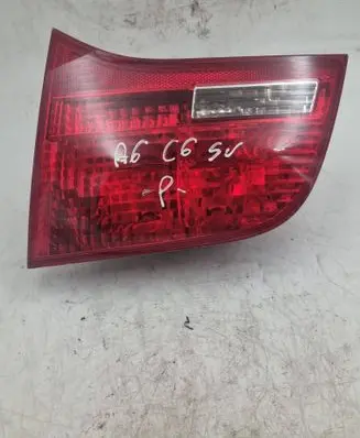 Tailgate rear/tail lights