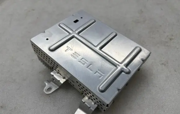 Tesla Model Y Sound amplifier 150715201B 233020G800