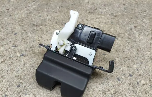 KIA Stinger Tailgate/trunk/boot lock/catch/latch 