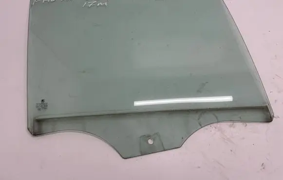 Skoda Fabia Mk3 (NJ) Rear door window glass 6V9845206A