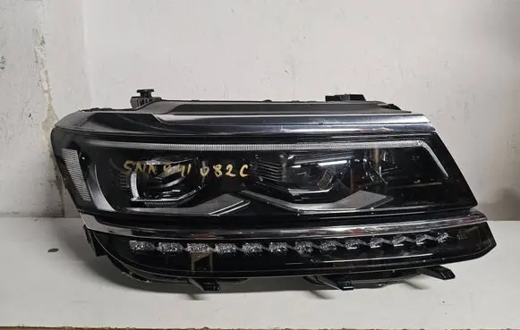 Volkswagen Tiguan Headlight/headlamp 5NN941082C