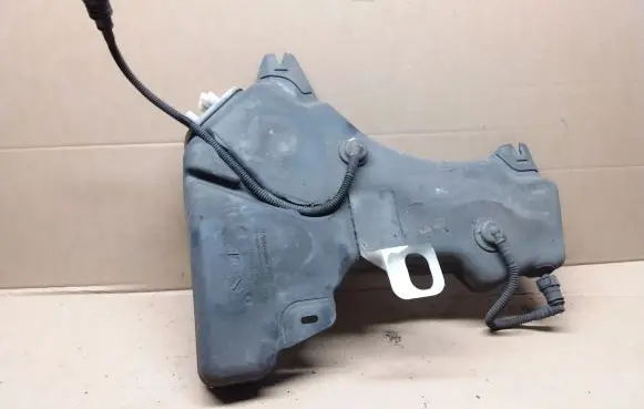 Peugeot 508 AdBlue liquid reservoir 9681917180