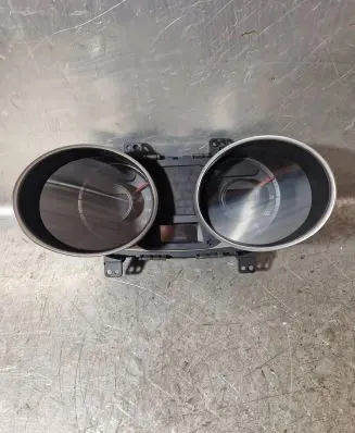 Hyundai ix35 Speedometer (instrument cluster) 940052Y190 11001468101U