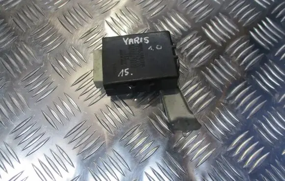 Toyota Yaris Door control unit/module 85980-52080