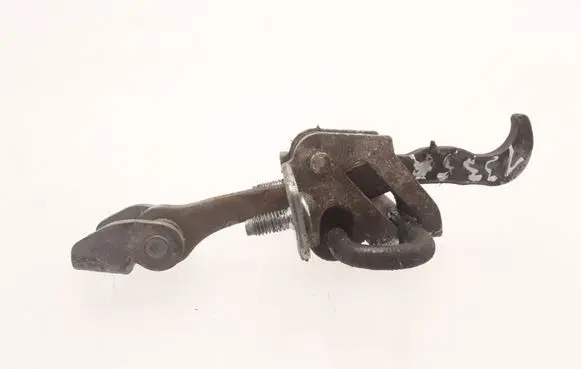 Opel Vectra C Rear door check strap stopper