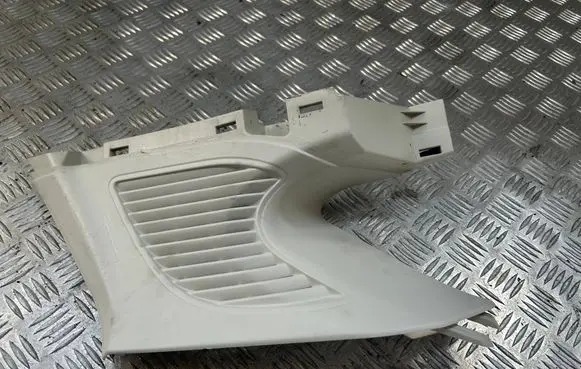 (D)pillar trim (top)