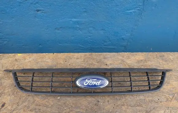 Ford Focus Front grill 8M518200BF B5974 8M518200F