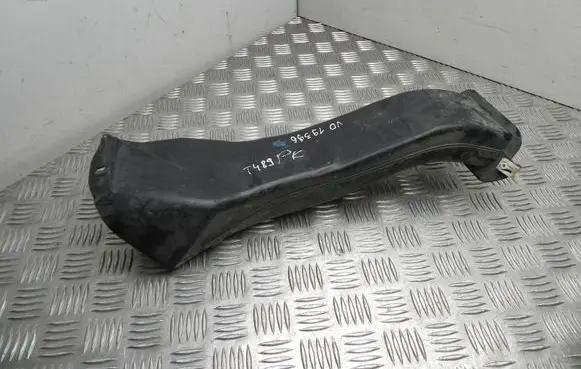 BMW 2 F46 Air intake hose/pipe 8058555 VD19396