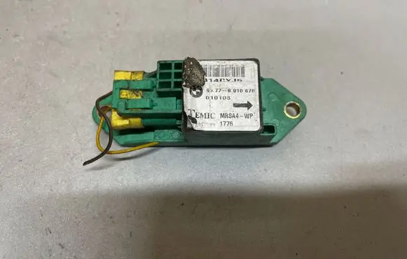 BMW 5 E39 Airbag deployment crash/impact sensor 6910678