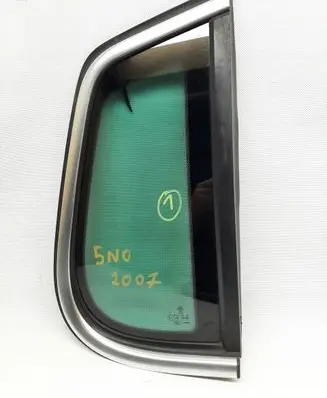 Volkswagen Tiguan Rear side window 5N0845042L