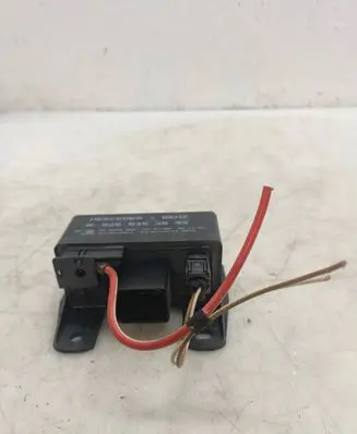 Mercedes-Benz A W168 Glow plug pre-heat relay 0255452832 899075000