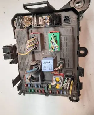 Citroen C8 Fuse module C651938180