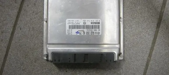 Mercedes-Benz S W220 Engine control unit/module A6131530279