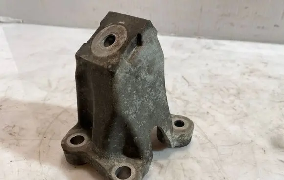 Audi A6 S6 C6 4F Engine mounting bracket 4F0199307AA