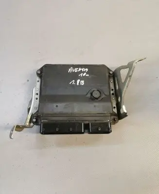 Toyota Avensis T270 Engine control unit/module 8966105C40