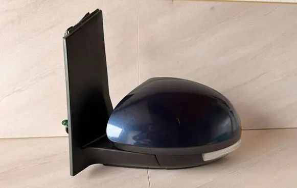 Seat Alhambra (Mk2) Front door electric wing mirror 7N1857501G
