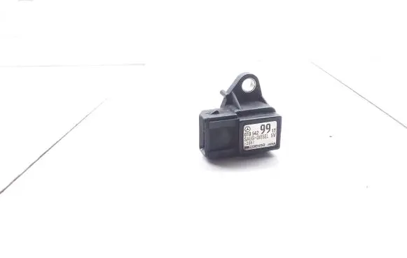 Mercedes-Benz E W210 Air pressure sensor 0105429917