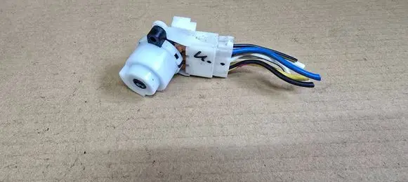 Suzuki Ignis Ignition lock 3711176G00 3711178A10