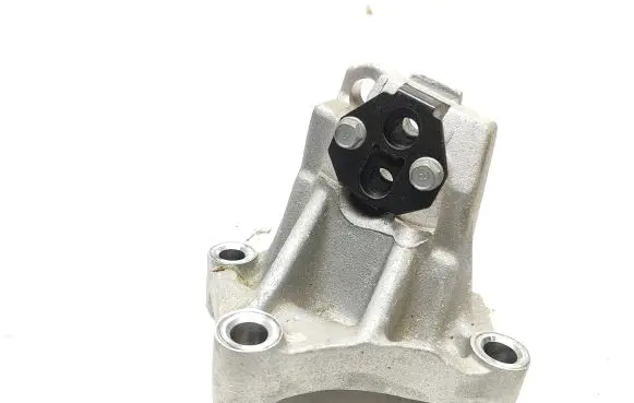 KIA Ceed Engine mounting bracket